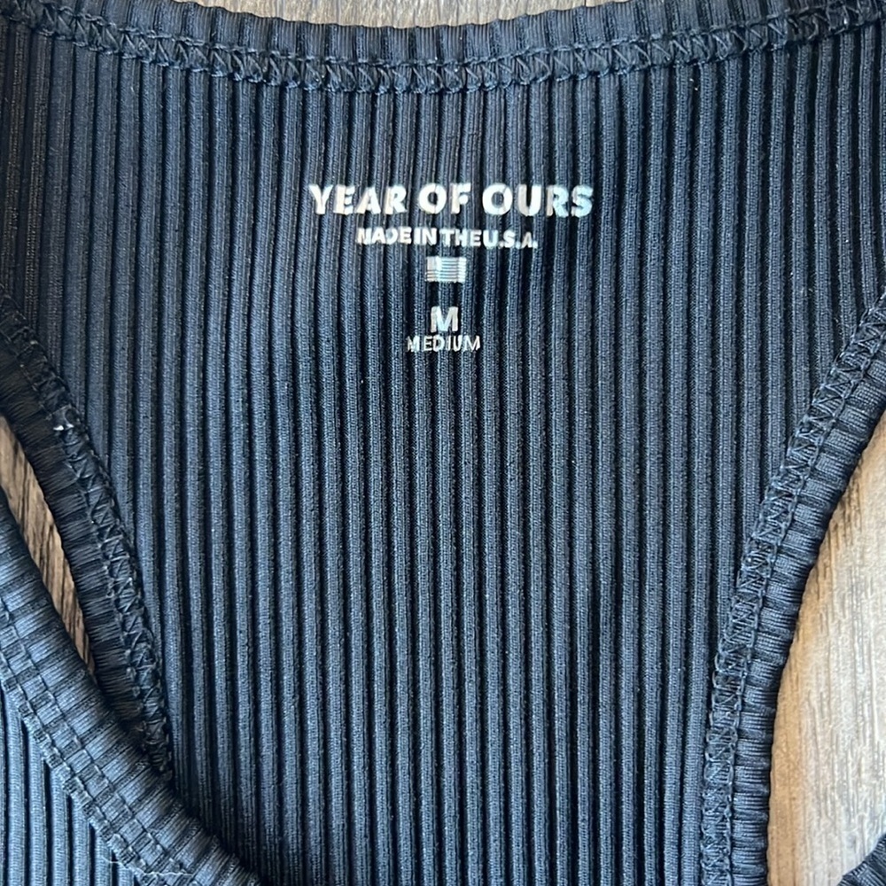 Year of Ours Top Black Sporty Rib Tank Top Size Medium Racerback Workout Top - Picture 4 of 8